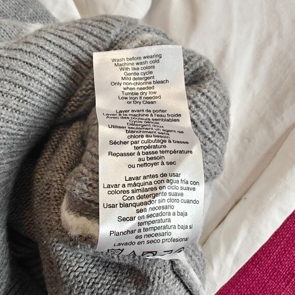 Motherhood Maternity Christmas Sweater Size S Polar Bear & Cub Gray Crewneck - Picture 7 of 7